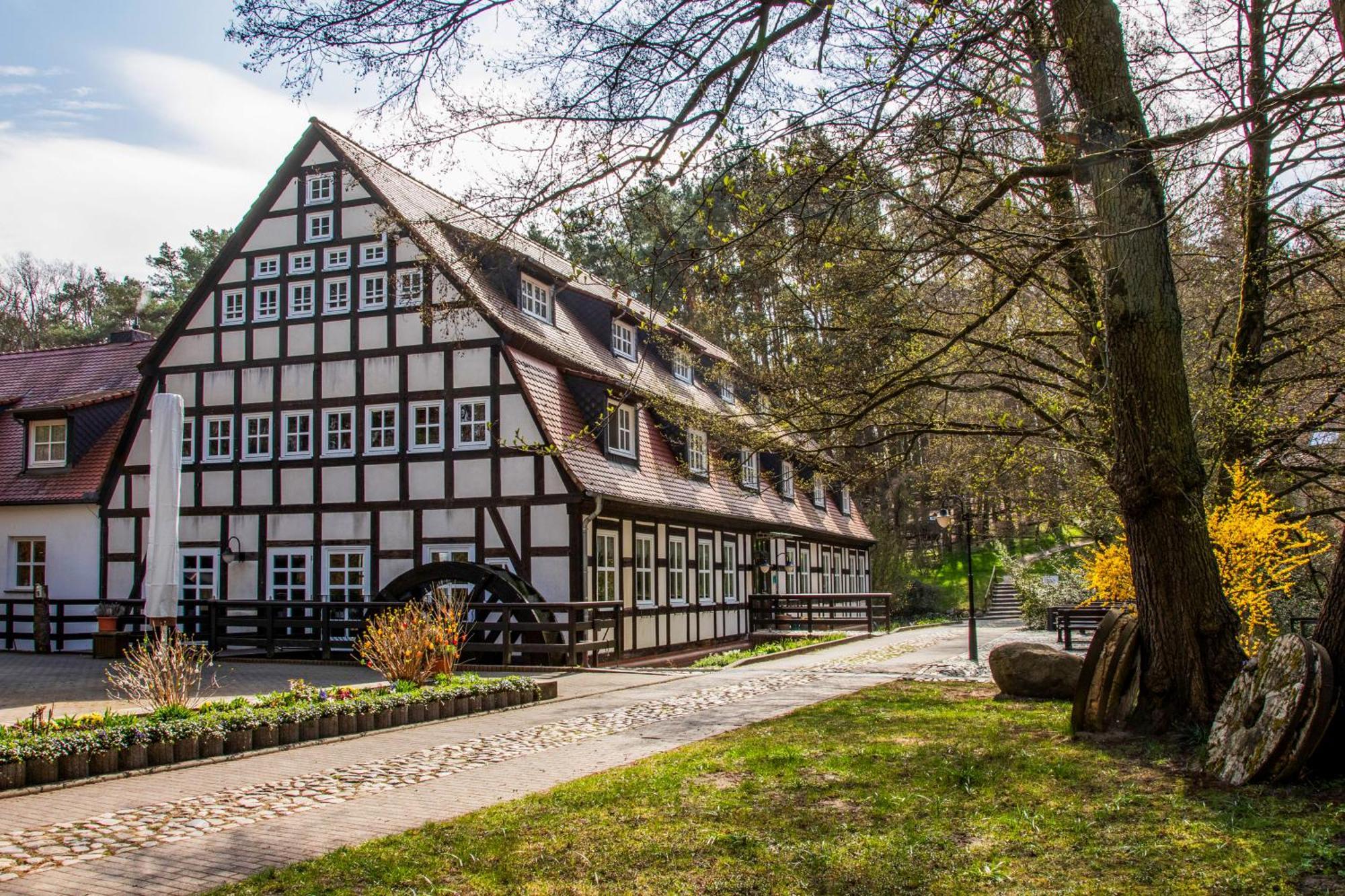 Готель Springbach-Muehle Belzig Екстер'єр фото